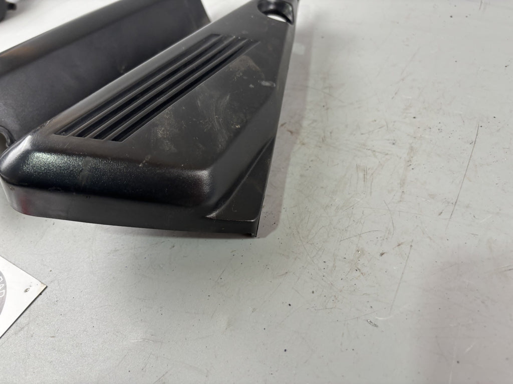 Yamaha FZS600 Fazer RJ02 Seitendeckel Seitenteil Luftftilerkasten Cover Deckel
