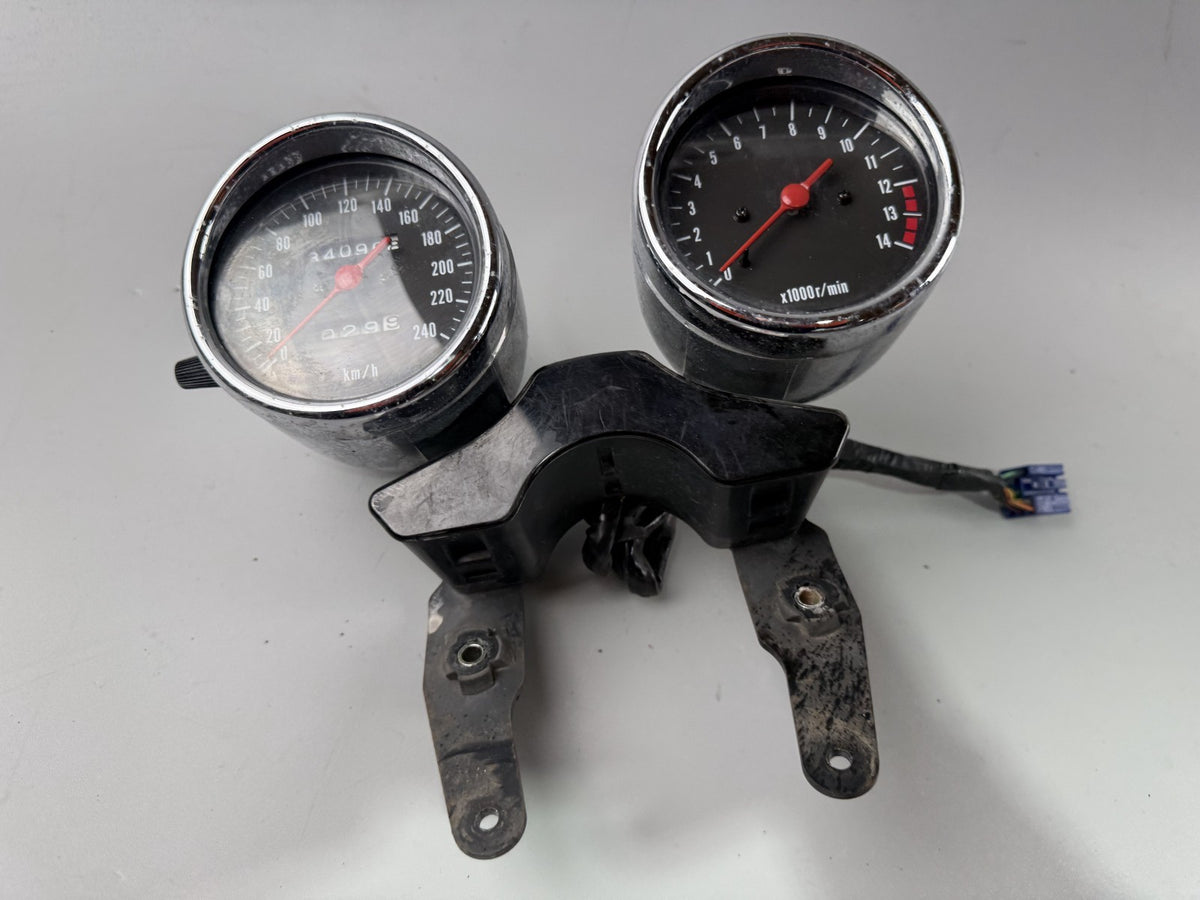 Suzuki GSF600 GN77B Bandit Tacho Cockpit Speedometer Instrumente DZM Drehzahlmes