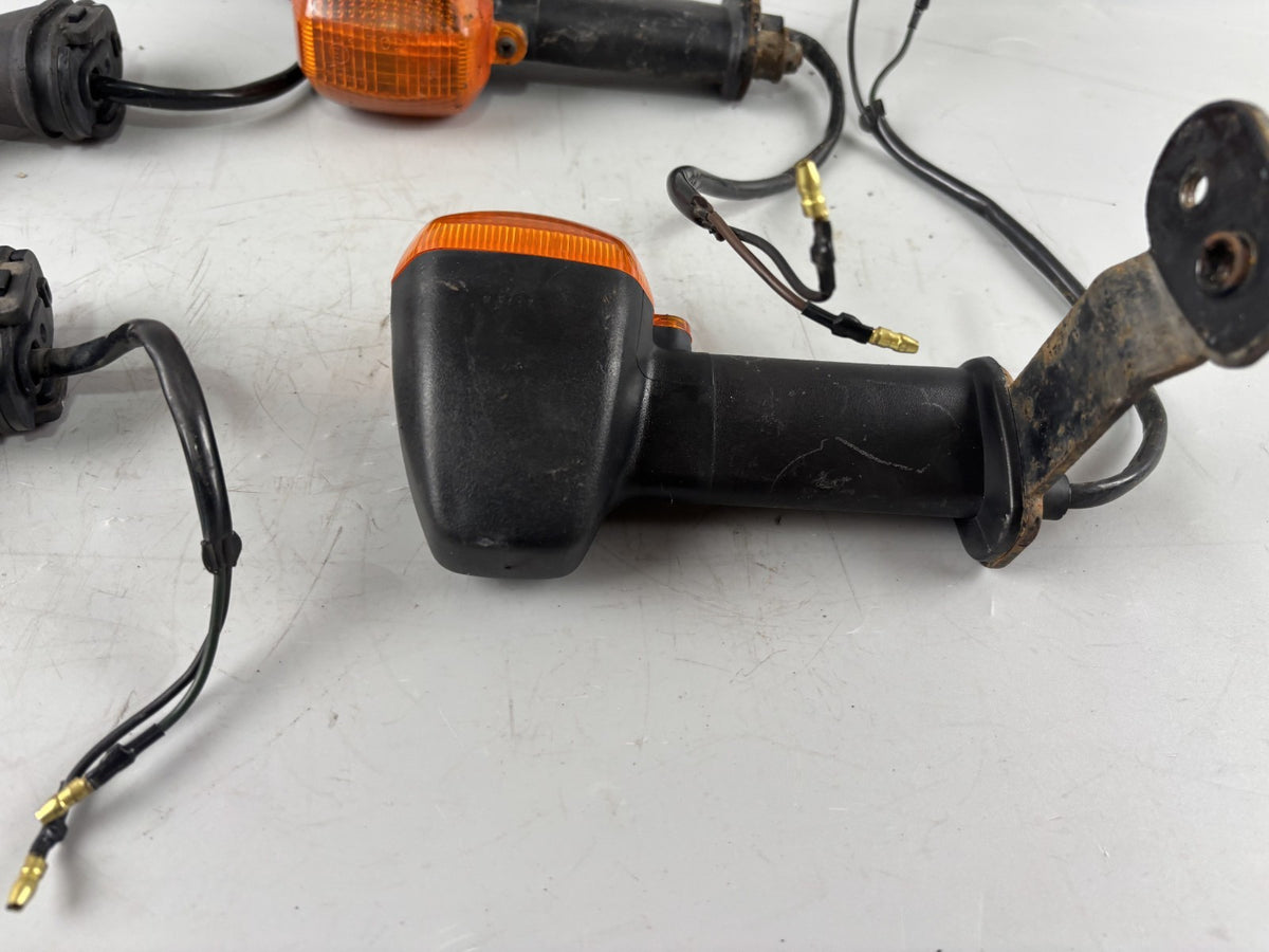 Yamaha FZS600 Fazer RJ02 Blinkerset Blinkerpaar Lighters Turn Signal Licht