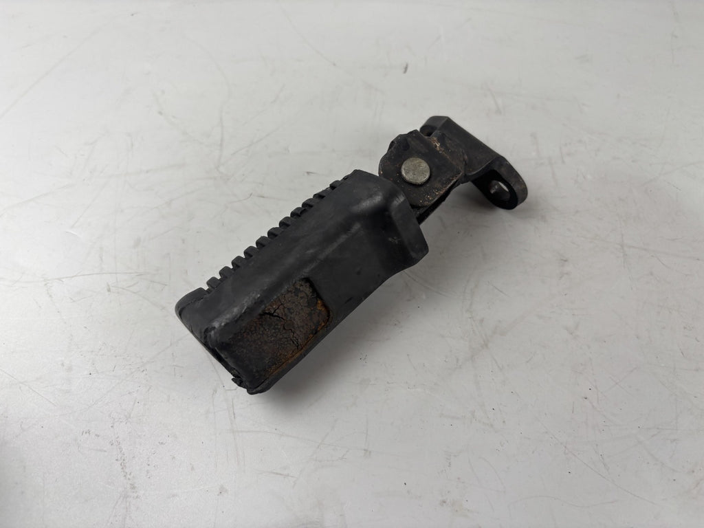 Yamaha XS400 2A2 Fußraste vorne front Hanger Step links left