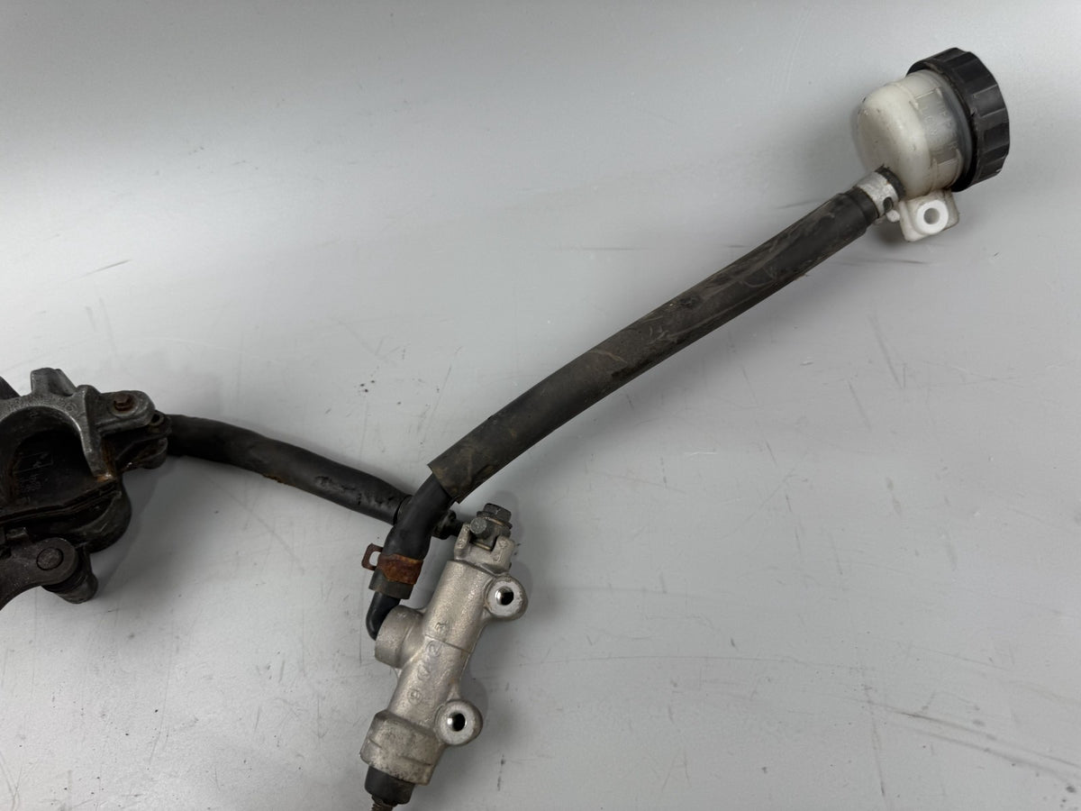 Kawasaki ZR-7 ZR750F Bremsanlage Brake Bremse Sattel Pumpe hinten back