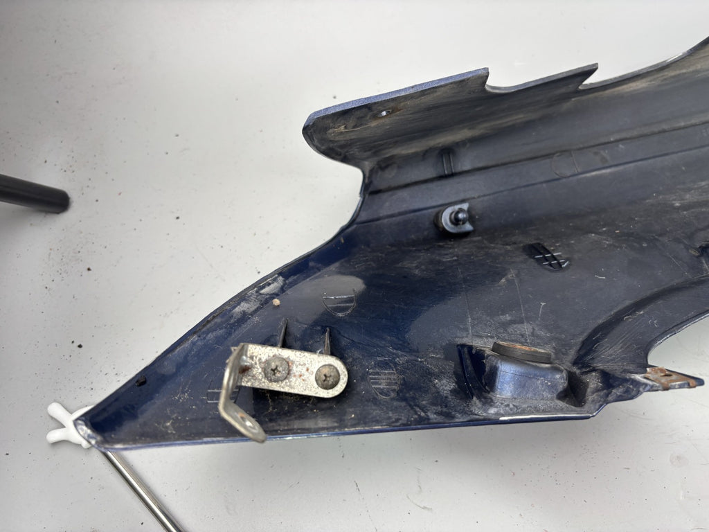Suzuki RF 600 R GN76A Seitenverkleidung Sidecover Seitenteil Heck hinten rechts
