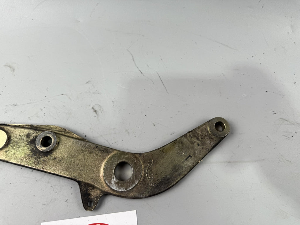 Triumph Speed Triple 900 T300B Motorlager Halter Sitzstangen Holder halterung