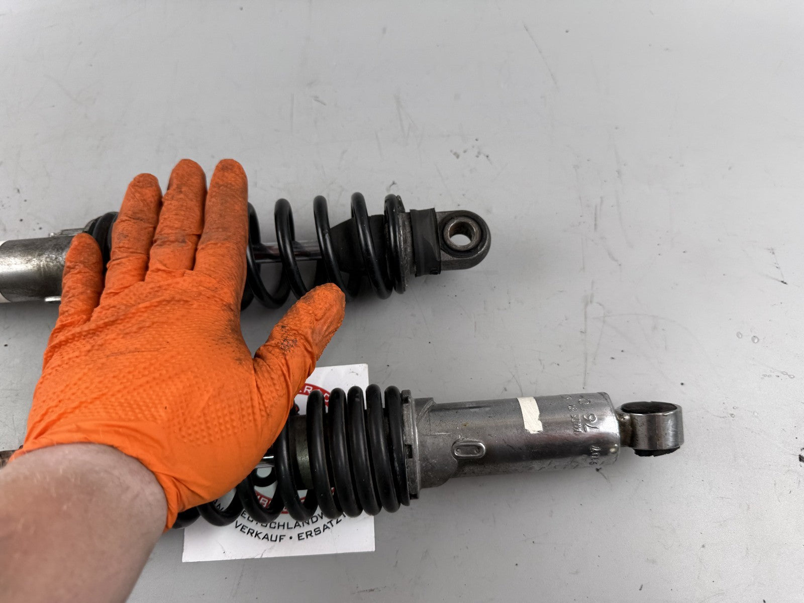 Kawasaki Z 750 GT KZ750P Stoßdämpfer Federbein Federung Fork Absorber