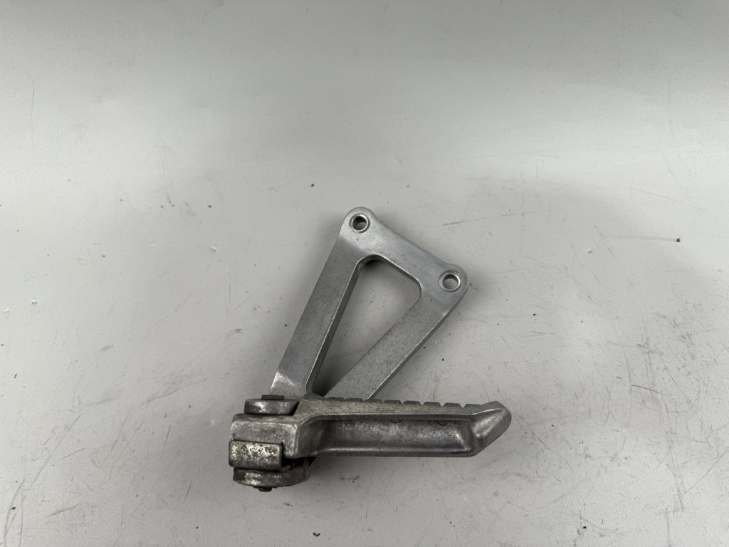Kawasaki ZR 7 ZR750F Soziusfußraste hinten back Beifahrer links left