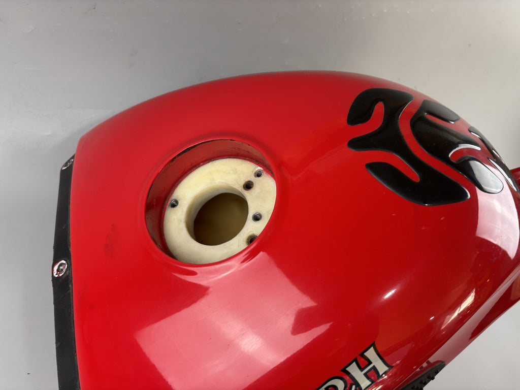 Triumph Daytona 955 T 595 Tank Benzintank Fuel Gas Gasoline Kraftstofftank