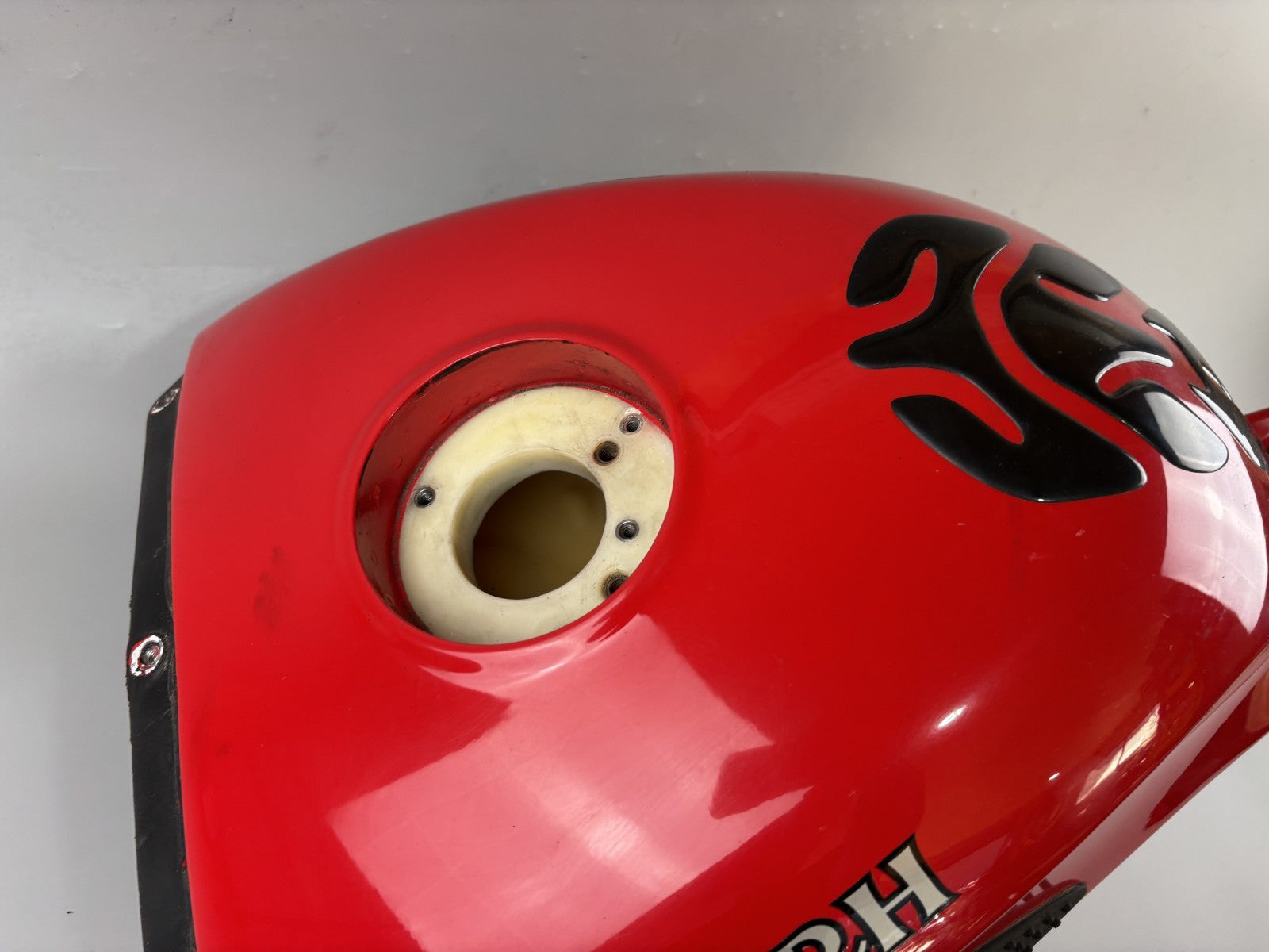 Triumph Daytona 955 T 595 Tank Benzintank Fuel Gas Gasoline Kraftstofftank