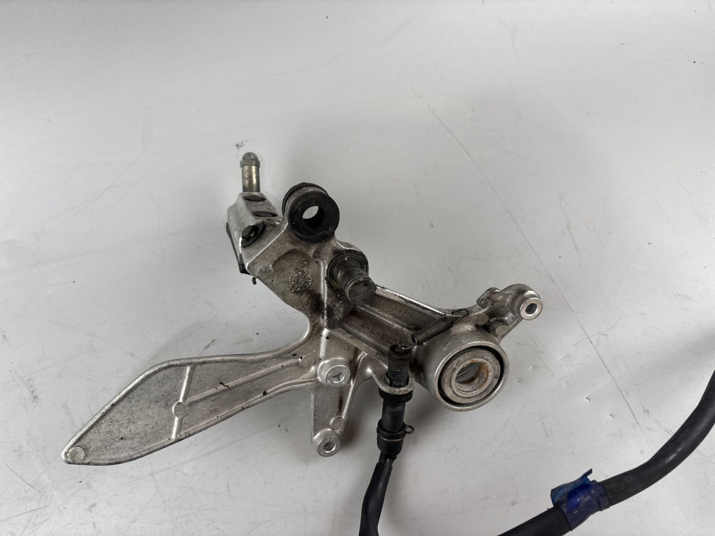 Honda VTR1000 F SC36 Firestorm Fußrastenanlage Fußraste Foot Hangers rechts