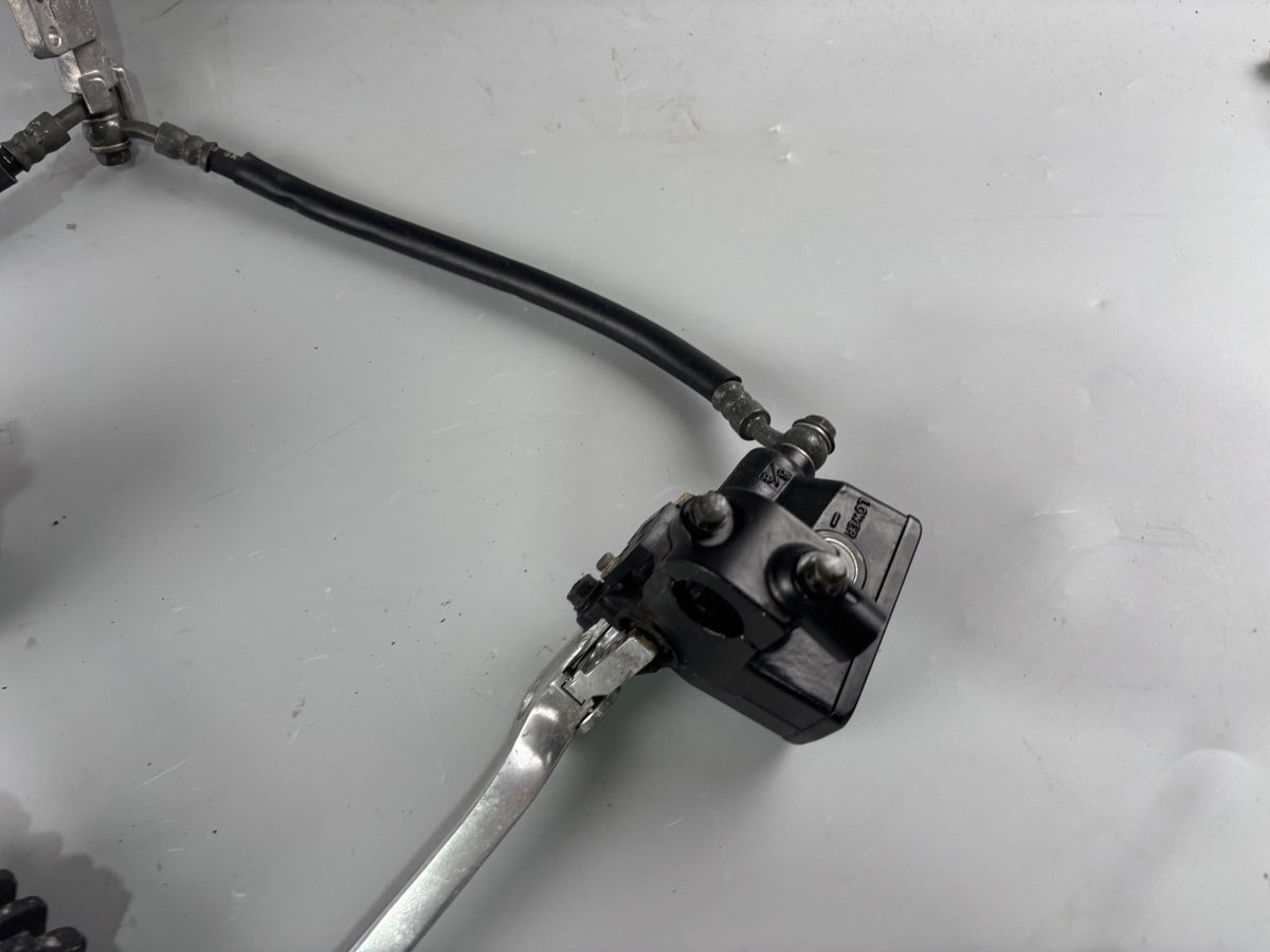 Suzuki SV650 N AV Bremse Brake Bremsanlage Bremssattel Zange vorne front