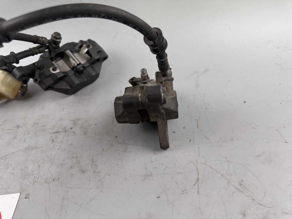 Suzuki GSX-R 600 SRAD AD 97-00 Bremsanlage vorne front Sattel Pumpe Brake