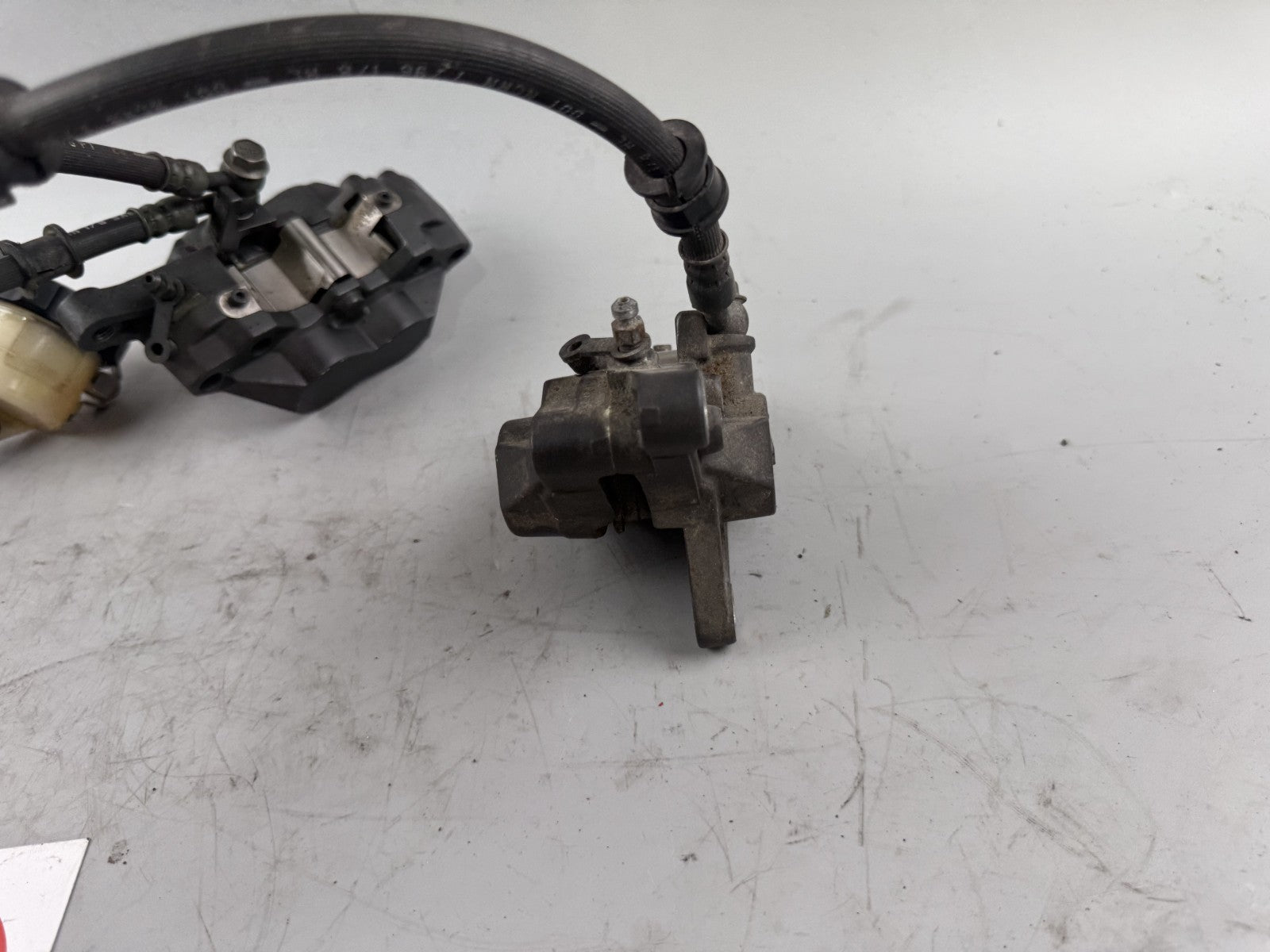 Suzuki GSX-R 600 SRAD AD 97-00 Bremsanlage vorne front Sattel Pumpe Brake