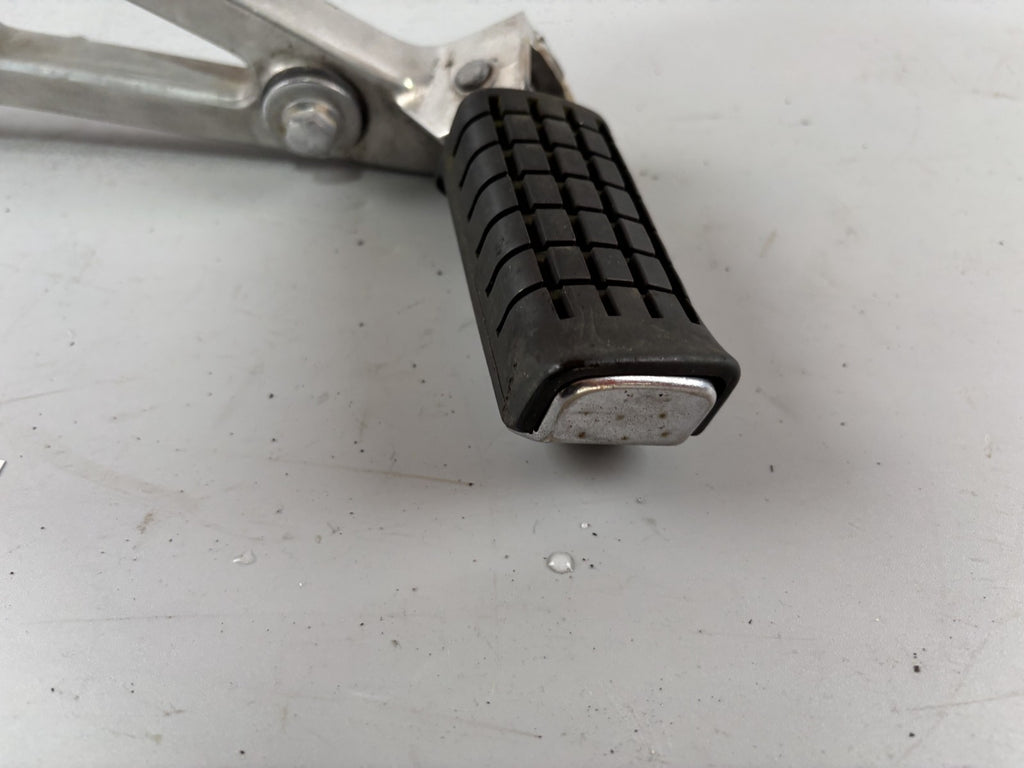 Honda CBX 650 E RC13 Fußraste Fußrastenhalteplatte Hanger Step links left