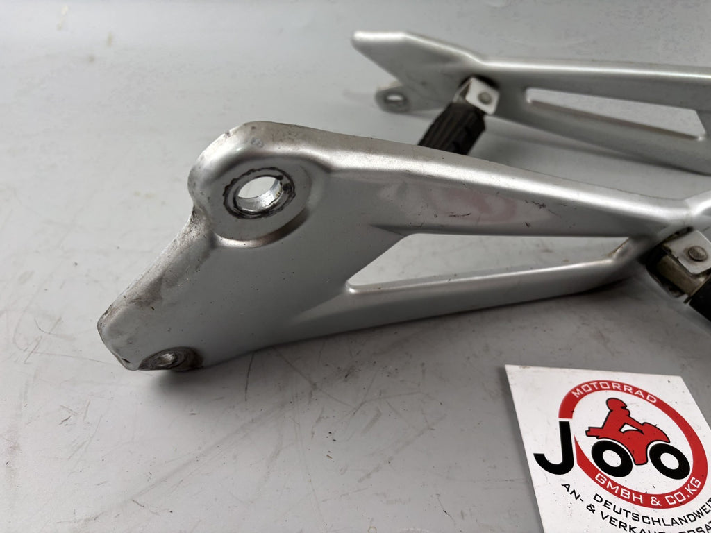 Yamaha YBR 125 RE05 Fußrastenanlage Fußraste rechts links Steps Hangers Halter