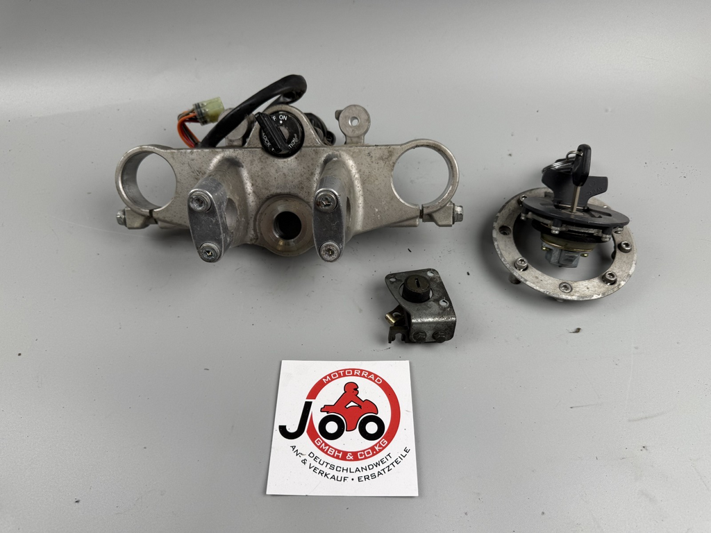 Suzuki GSX 750 AE Inazuma Schlosssatz Key Zündschloss Tankschloss Lock
