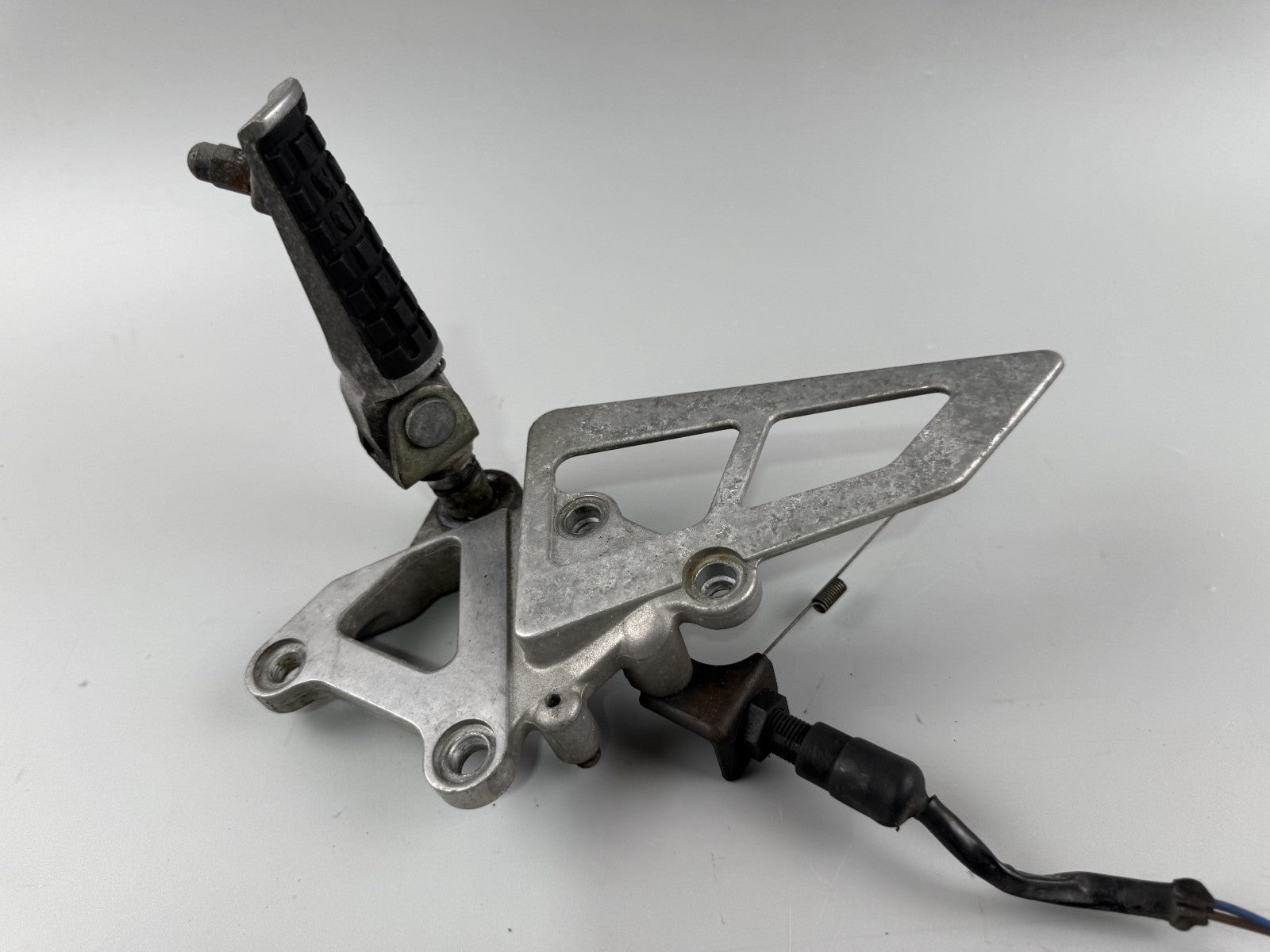 Kawasaki ZX-6R ZX600F Fußraste vorne Fahrerraste Foot Hangers rechts right