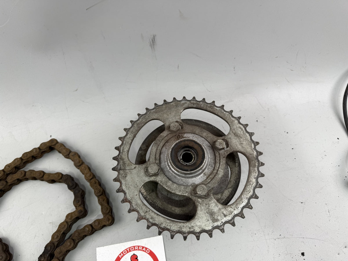 Suzuki GN250 NJ42A Ritzel Kettensatz Kettenkit Chain Antrieb