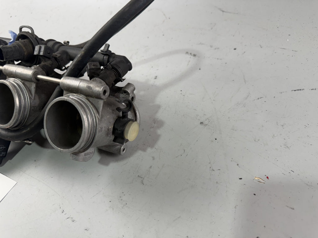 BMW K 1200 S K40 Drosselklappeneinheit Einspritzanlage Ansaugbrücke Injector