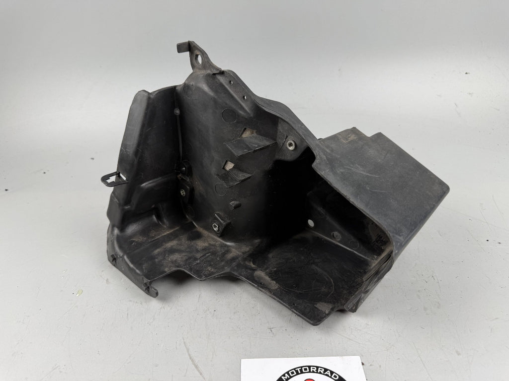Honda VT600C Shadow Rumpf Abdeckung Batteriefach Holder