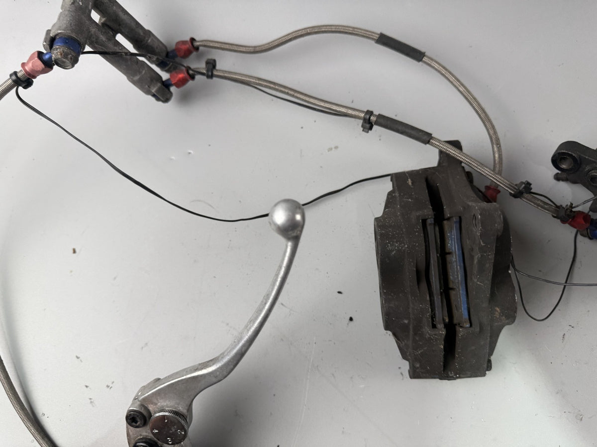 Suzuki GSX - R 1100 GV73C Bremsanlage Bremse Brake Sattel Pumpe vorne front