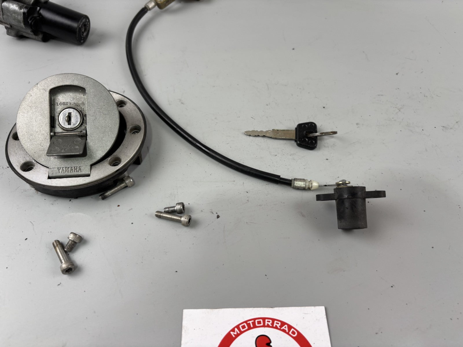 Yamaha FZS600 Fazer RJ02 Schlosssatz Key Lock Zündschloss Tankschloss Sitz Seat