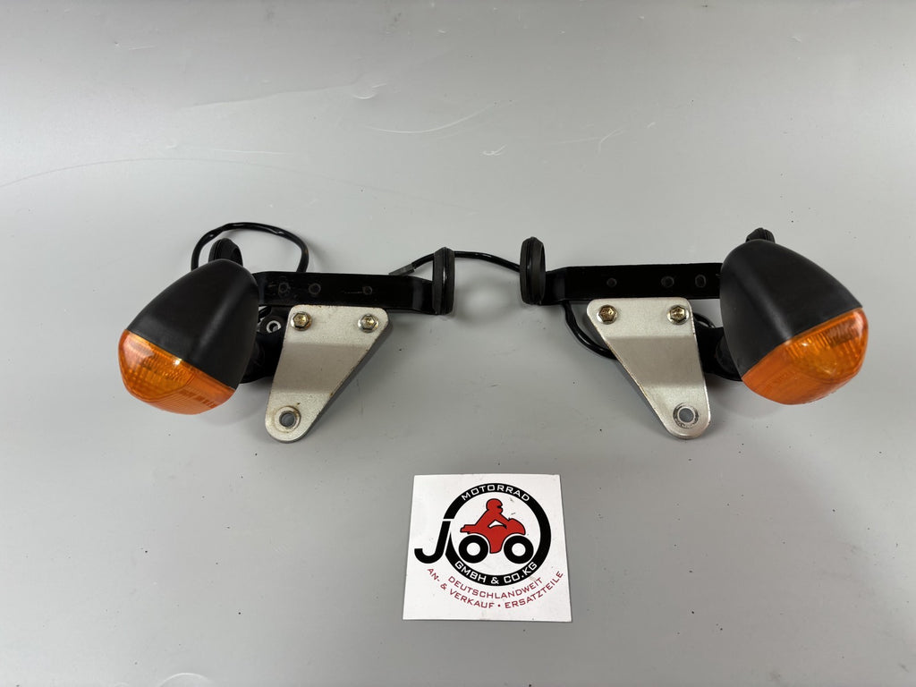 Suzuki GS 500 EU GM51B Blinker Signal Licht Lampe vorne front Halterung Holder