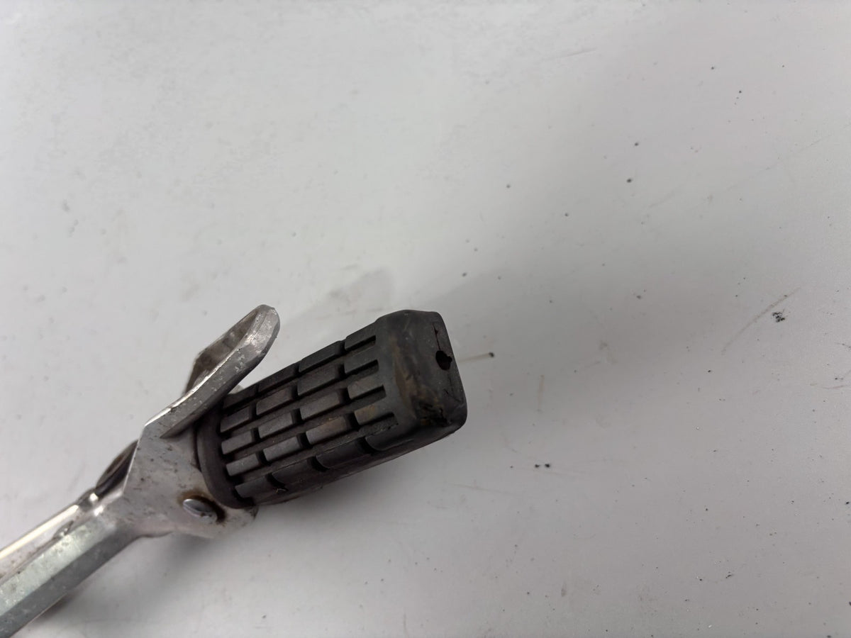 Honda VF 750 F RC15 Fußrastenanlage Fußraste Halteplatte links left