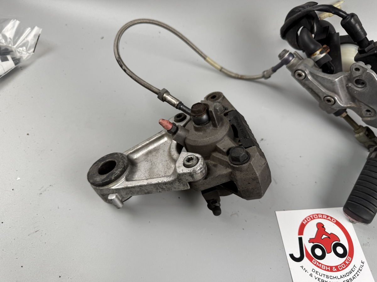 Kawasaki ZRX 1100 ZRT10C Bremsanlage Bremse Brake Sattel Pumpe hinten back