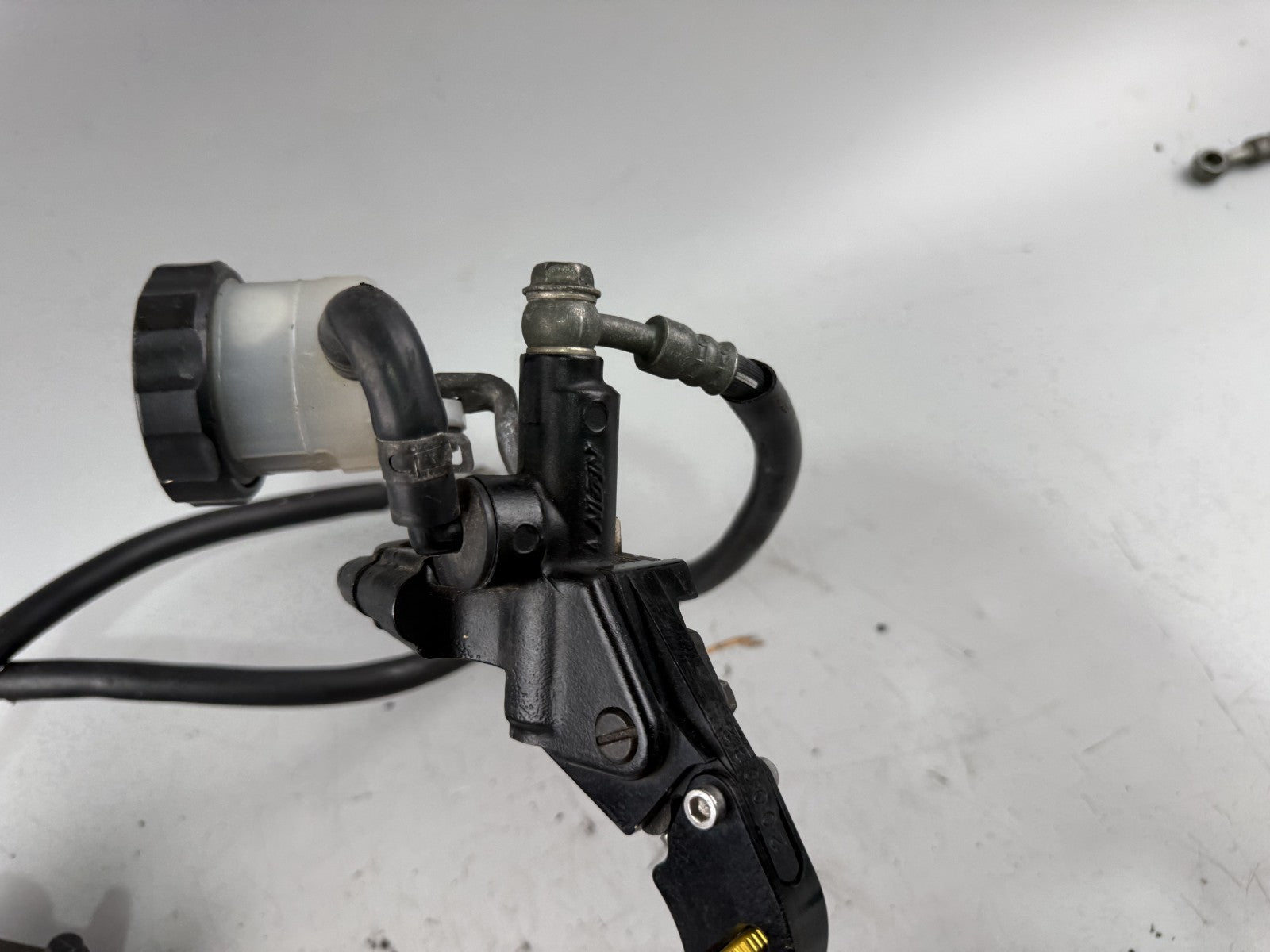 Suzuki SV650 S AV Bremsanlage Bremse Brake front vorne Bremssattel Bremspumpe