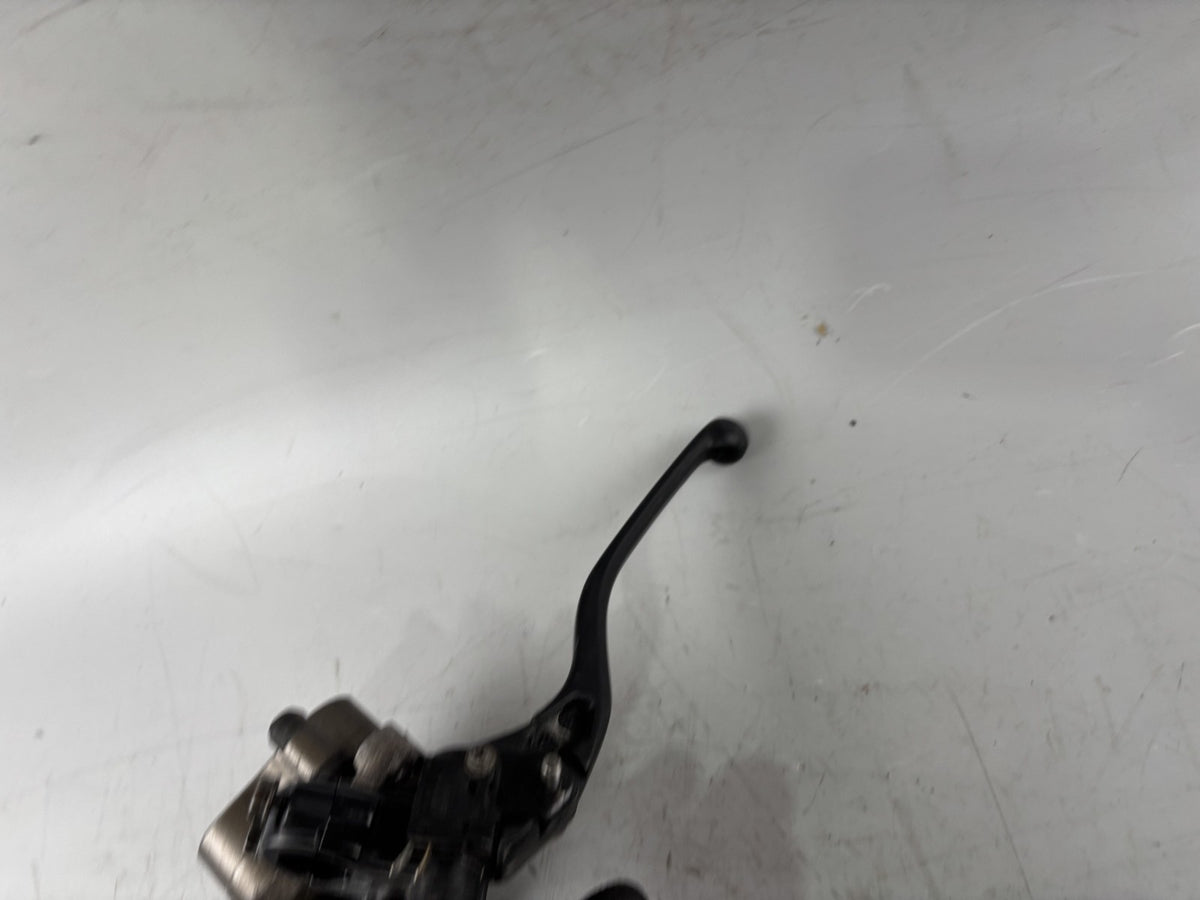 Honda Transalp XL 600 V PD06 Bremsanlage Bremse Brake Sattel Pumpe vorne front