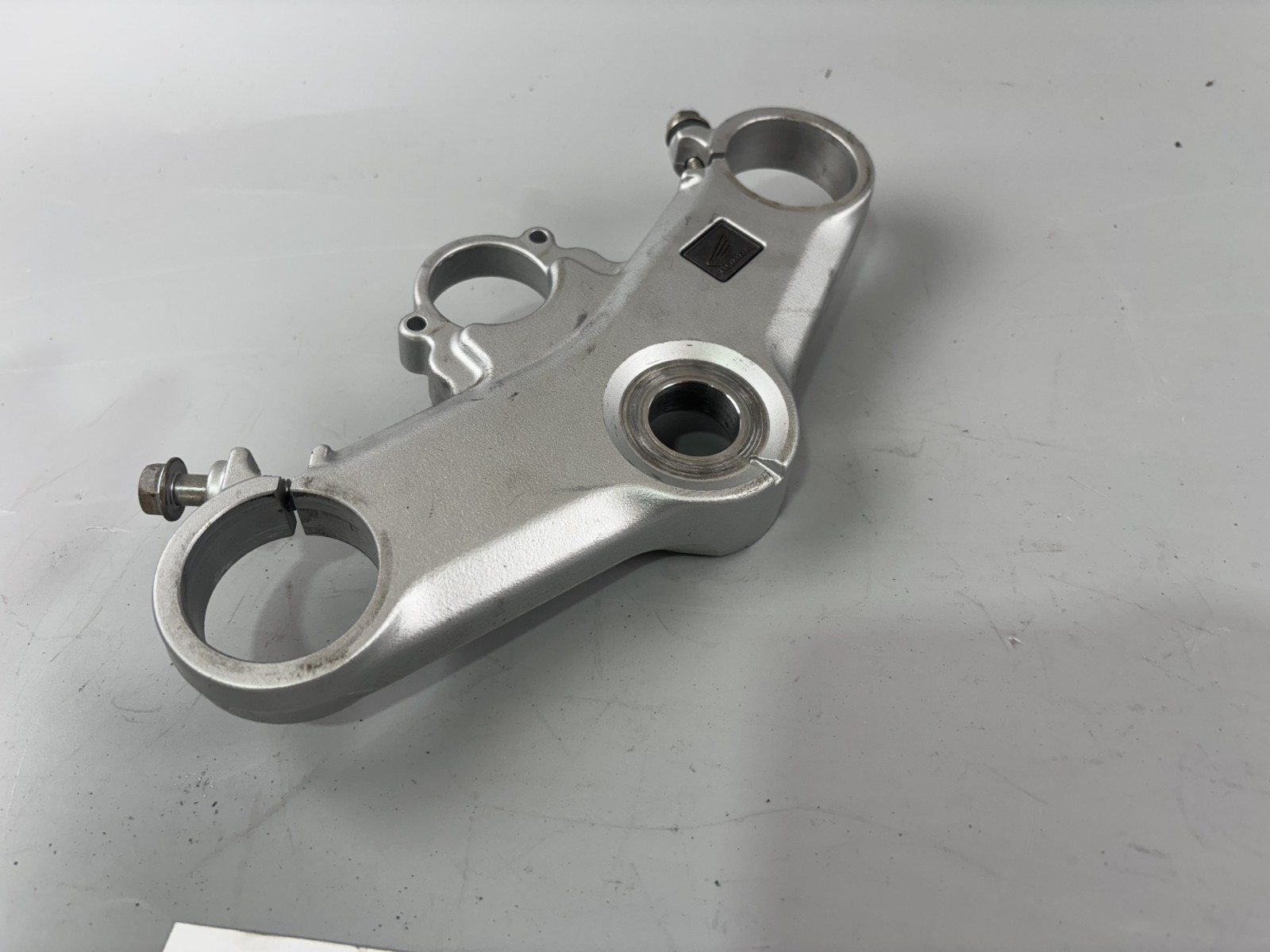 Honda VFR800 RC46/2 VTEC Gabelbrücke bridge obere Halterung