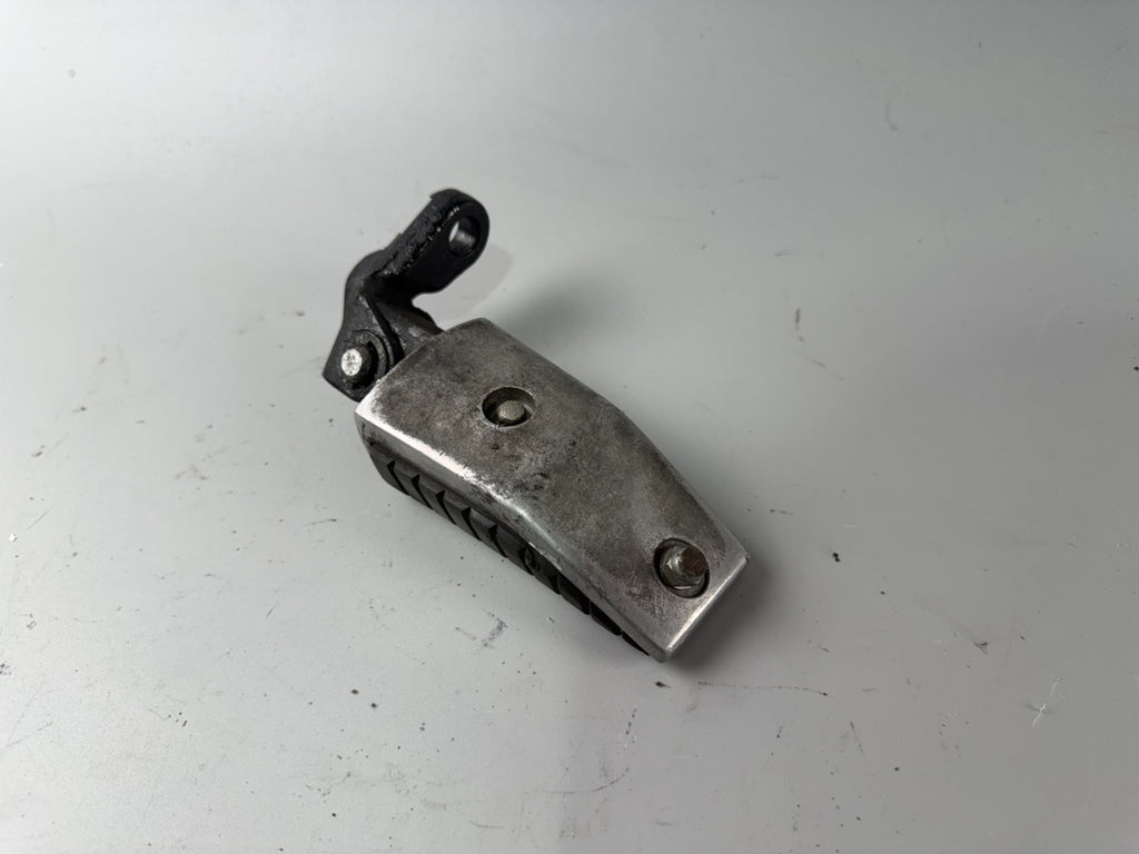 Kawasaki ZL600 Eliminator Fußraste Foot Step Hangers links left vorn front