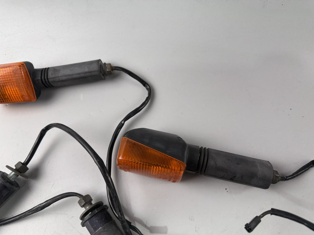 Suzuki GSF600 GN77B Bandit Blinkerset Blinkerpaar Turn Signal Lighters