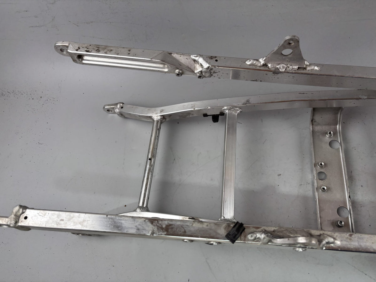 Suzuki GSX-R 1100 W GU75C Heckrahmen Frame Verbindung