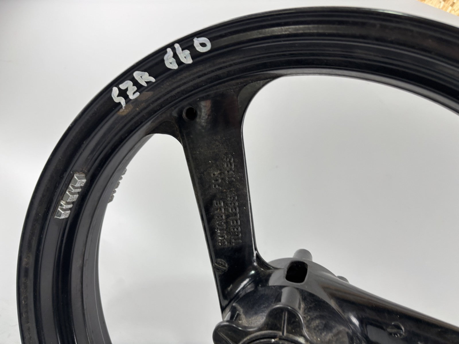 Yamaha SZR 660 Belgarda 4SU Vorderradfelge Felge Rim Rad vorne front Reifen Rad