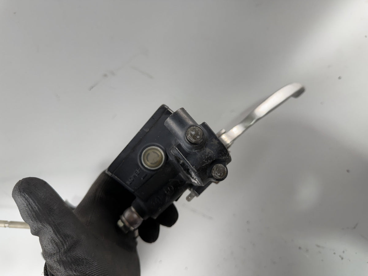 Suzuki GSF600 GN77B Bandit Bremsanlage Brake Bremse front vorne Sattel Pumpe