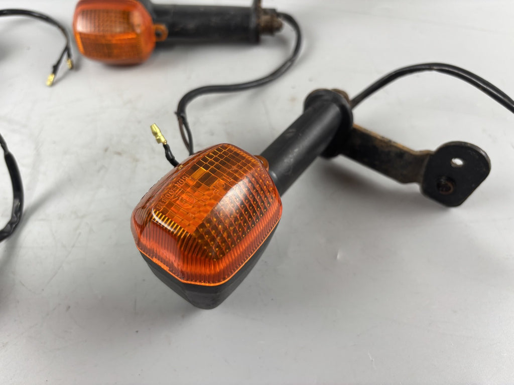 Yamaha FZS600 Fazer RJ02 Blinkerset Blinkerpaar Lighters Turn Signal Licht