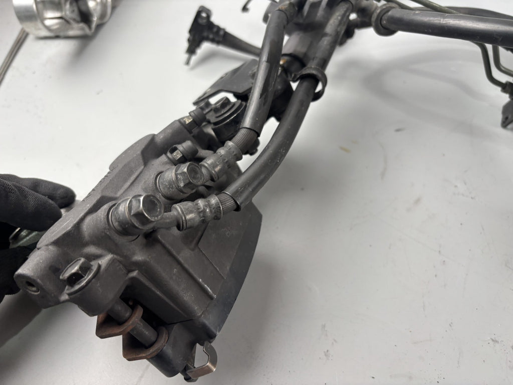 Honda CBR 1000F SC24 Bremsanlage Bremse Brake Sattel Pumpe vorne front