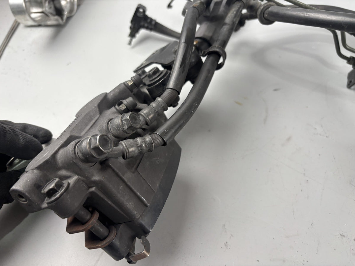 Honda CBR 1000F SC24 Bremsanlage Bremse Brake Sattel Pumpe vorne front