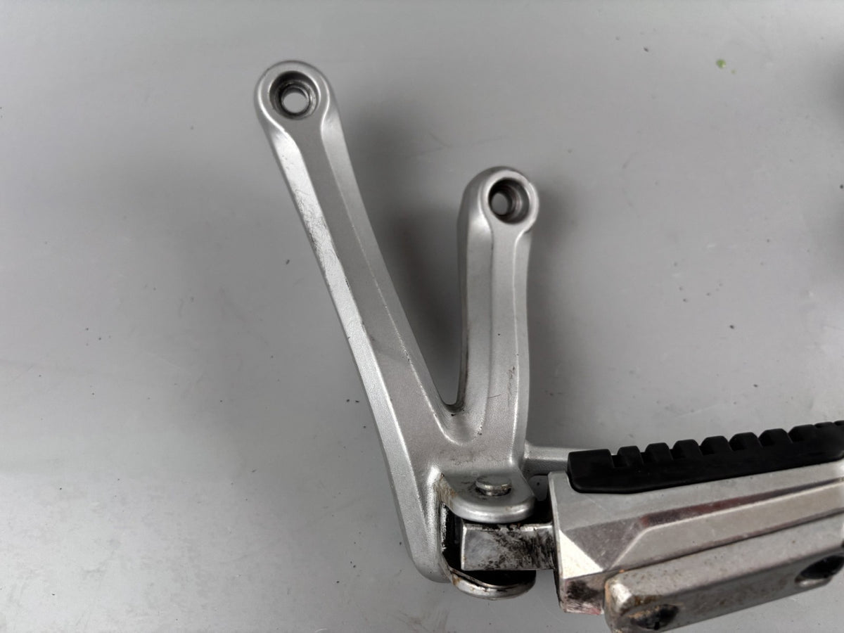 Suzuki GSX 650 F FA WVCJ Soziusfußraste Foot Step Hangers Beifahrer hinten links