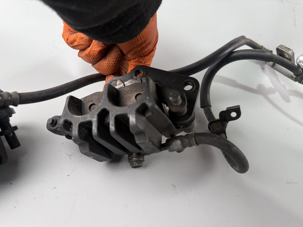 Suzuki GSF 600 Bandit POP WVA8 Bremsanlage Bremse brake Sattel Pumpe Zange vorne