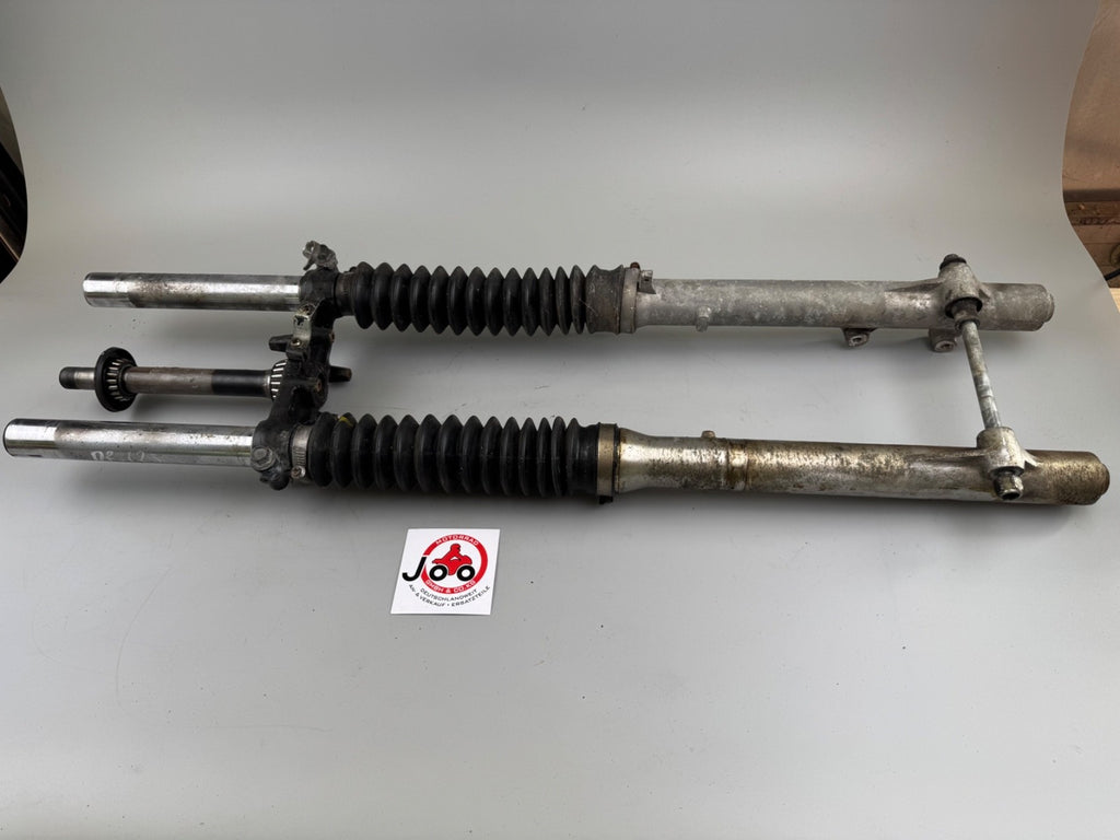 Suzuki DR 125 SF44A Gabel Vorderradgabel Ford Gabelholme Gabelbrücke Rohre