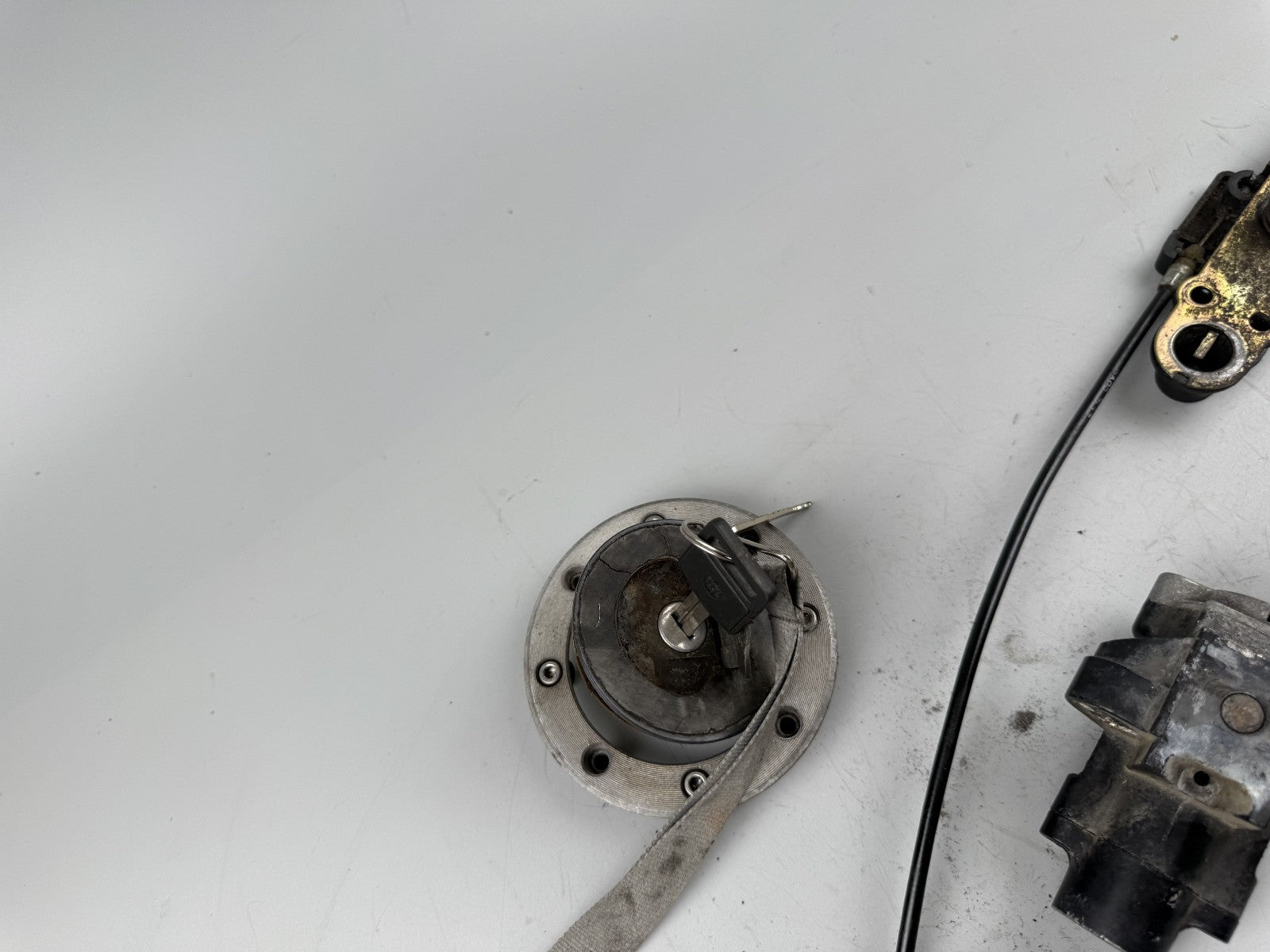 Suzuki GSF600 GN77B Bandit Schlosssatz Zündschloss Tankschloss Sitzbank Key Lock