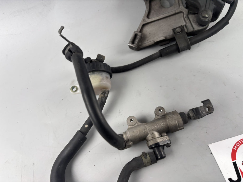 Honda CB 600 F Hornet PC34 Bremsanlage Bremse Brake Sattel Pumpe hinten back