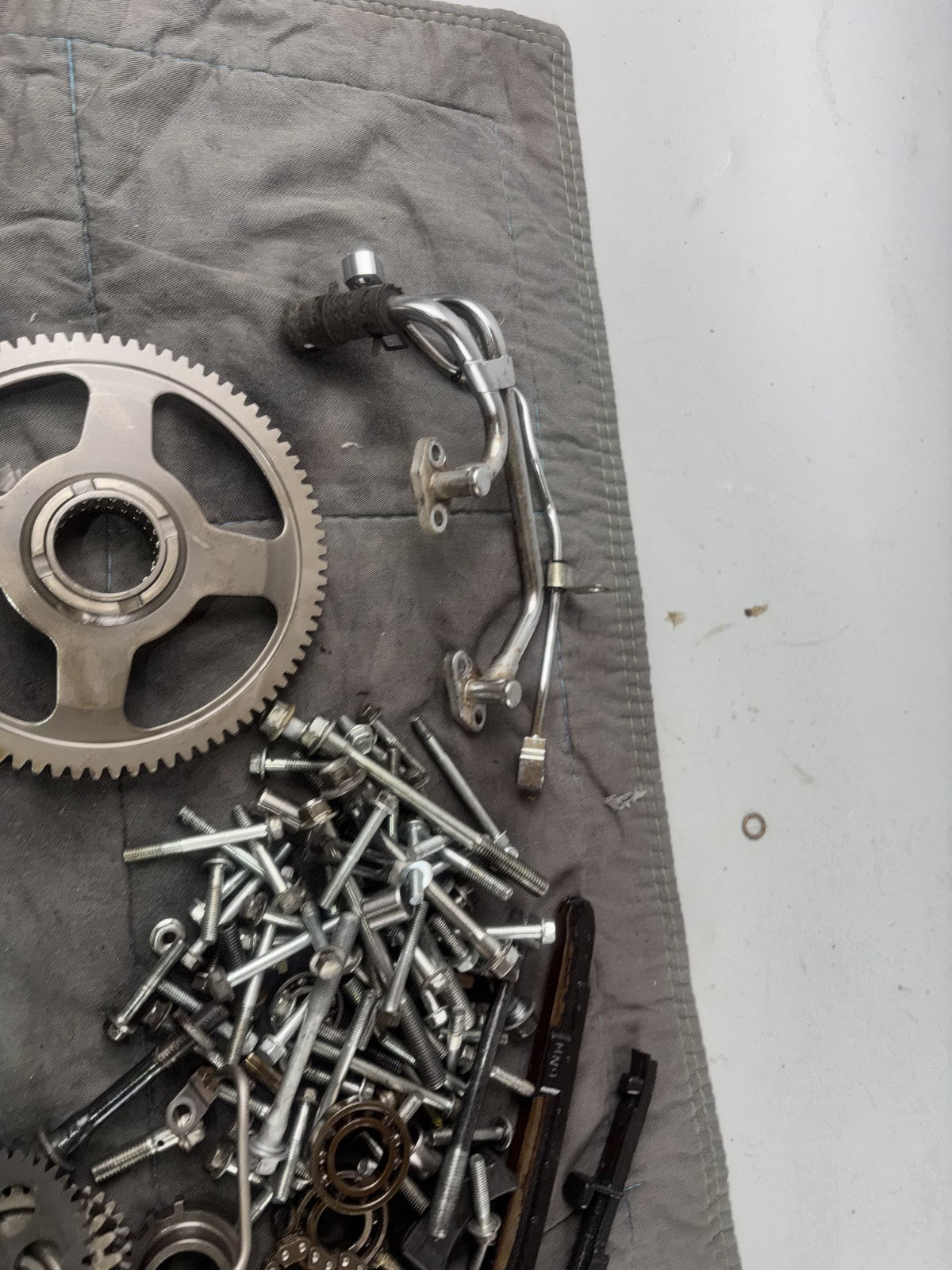 Honda SLR 650 Vigor FX 650 RD09 Schrauben Reste Screws Motor Engine Gleitschiene