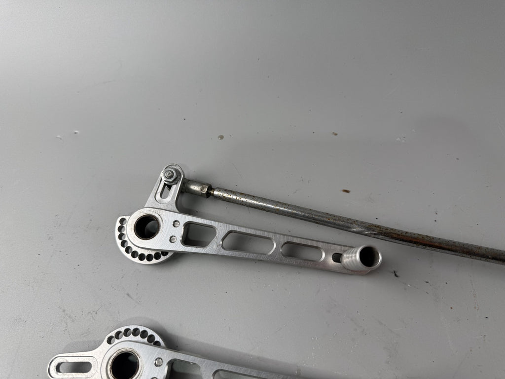 Suzuki GSX - R 1100 GV73C Schaltgestänge Bremspedal Fußhebel Brake Switch Step