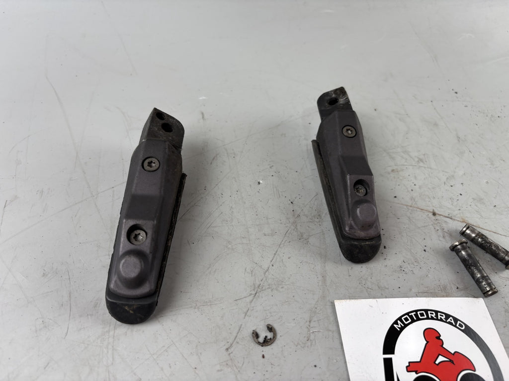 BMW F800 S Fußrasten Soziusfußrasten Foot Hangers Step Beifahrer hinten back