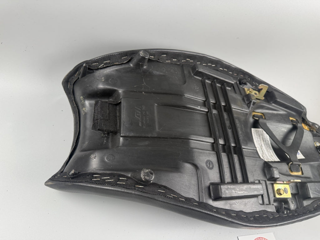 Triumph Sprint 955i ST T695 Sitzbank Seat Sitz Sitzkissen Sitzpolster