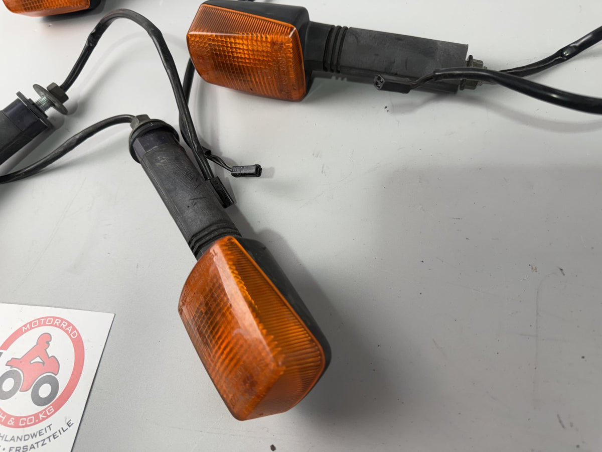 Suzuki GSF600 GN77B Bandit Blinkerset Blinkerpaar Turn Signal Lighters