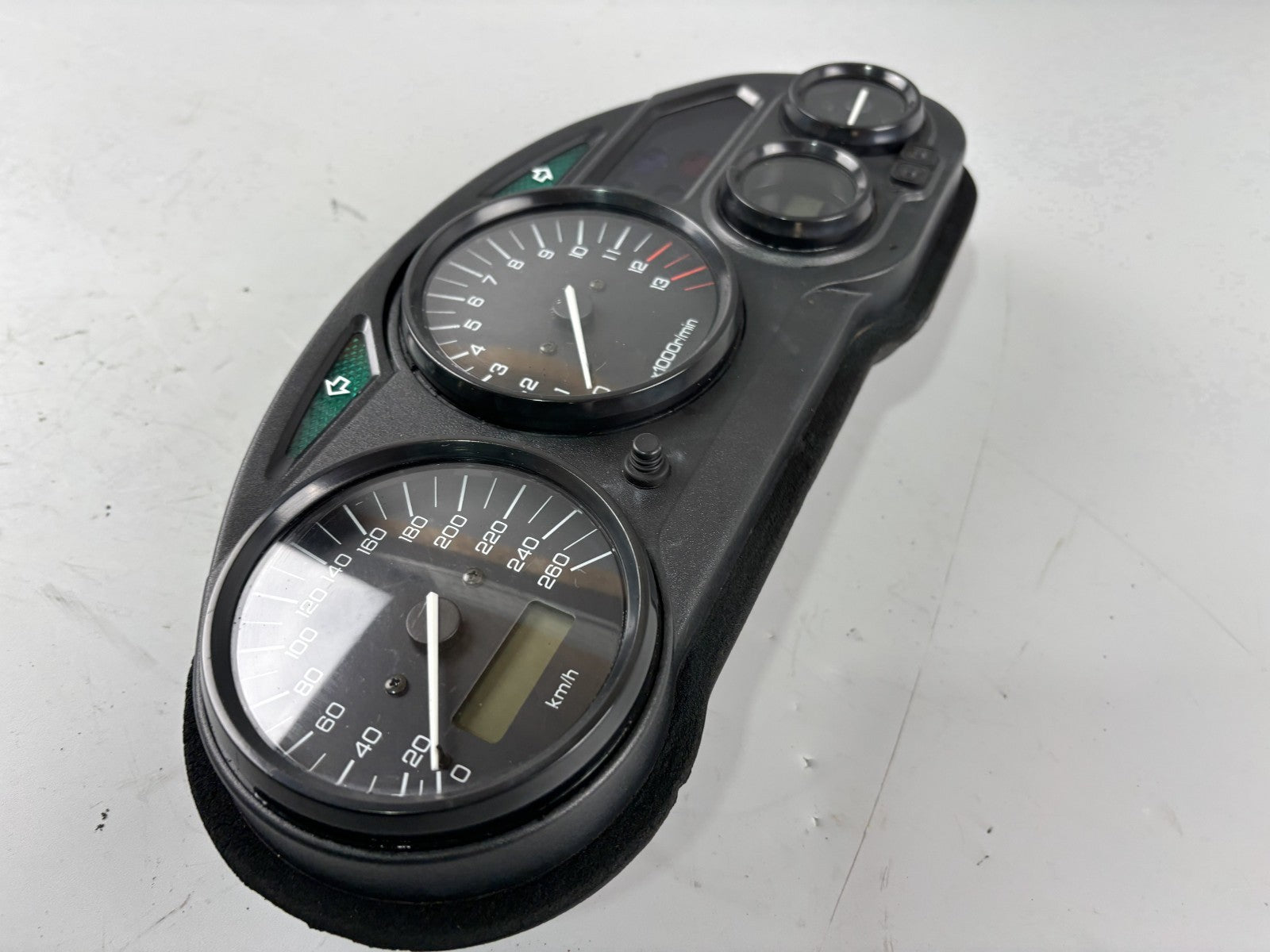 Suzuki GSX 750 F AK11 Tacho Speedometer DZM Drehzahlmesser Instrumente Cockpit
