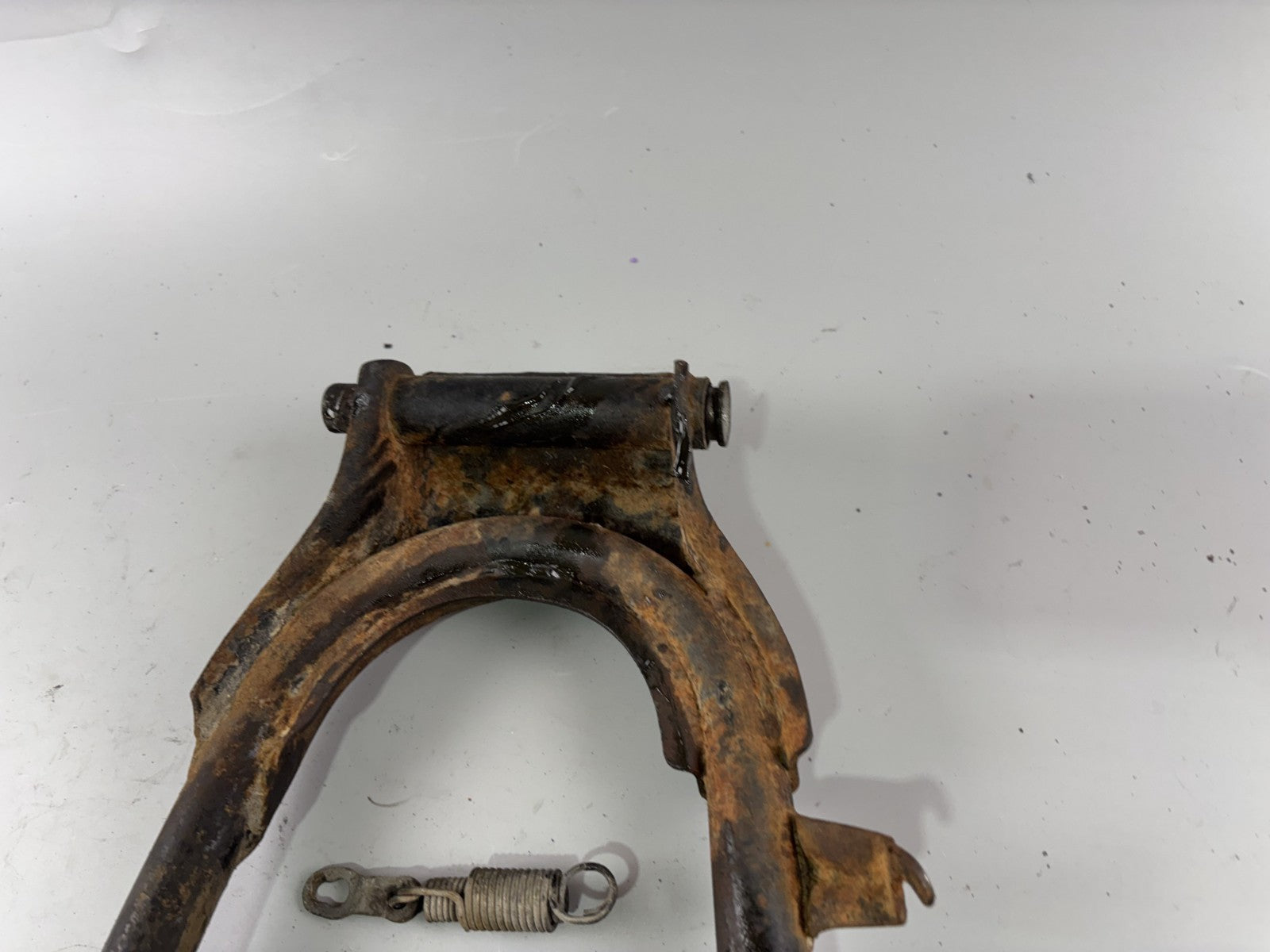 Honda CX500 C PC01 Güllepumpe Hauptständer Main Stand Holder Halterung